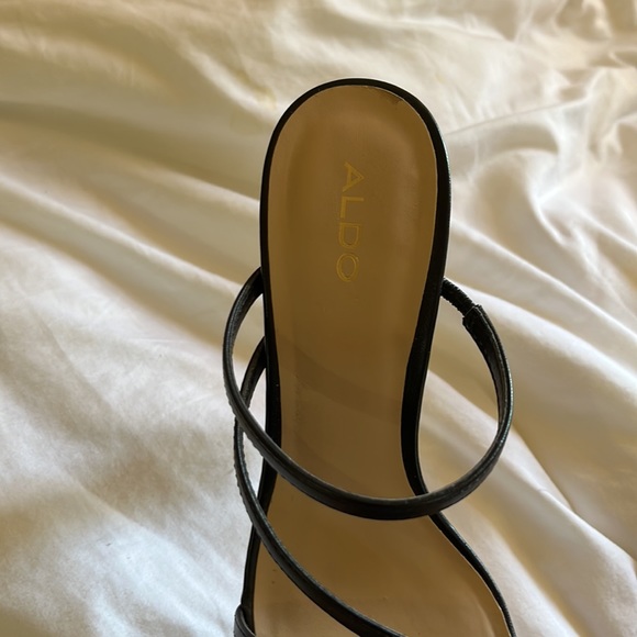 Also strappy heels black - Picture 3 of 9